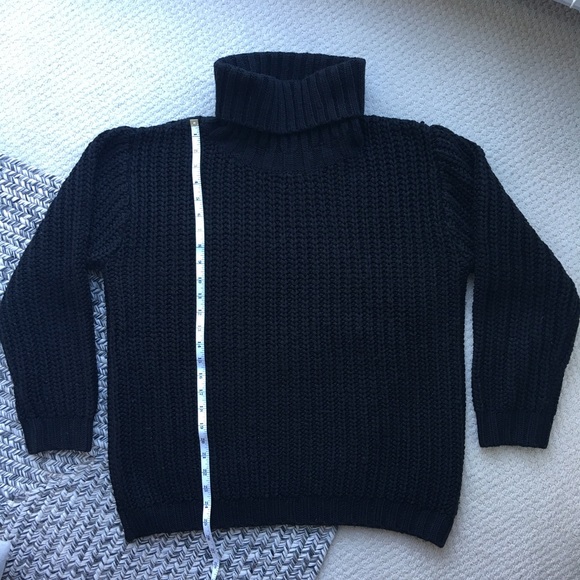 MINKPINK - Oversized Knit Turtleneck - Picture 6 of 6